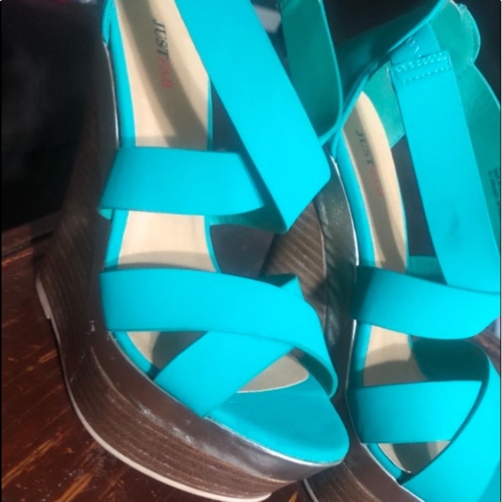Teal wedges